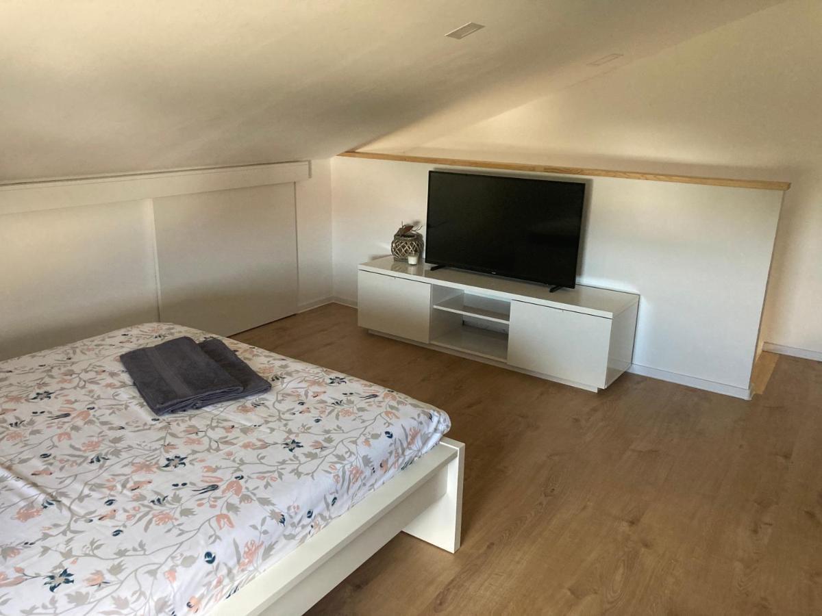 Hmelina Apartment *